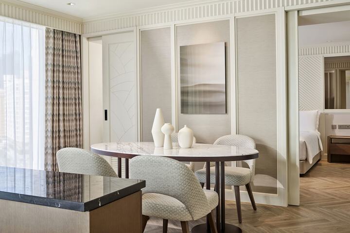 Room 52 of 86