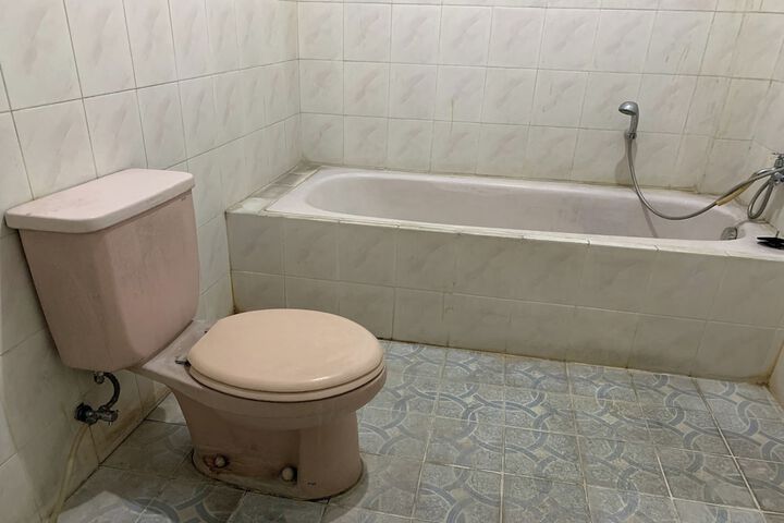 Room 42 of 59