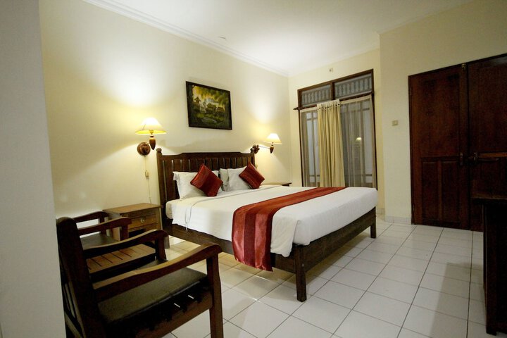 Room 6 of 33
