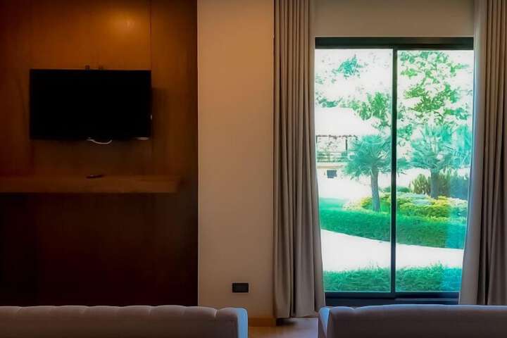 Room 51 of 95