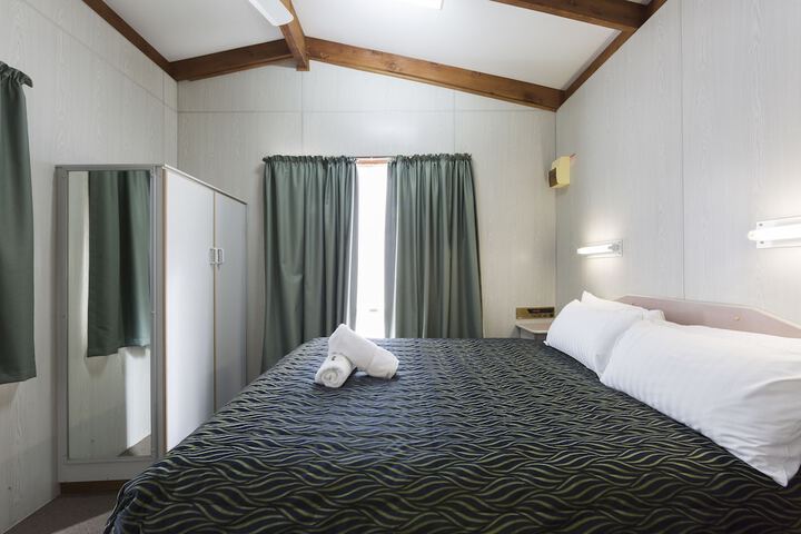Room 4 of 150