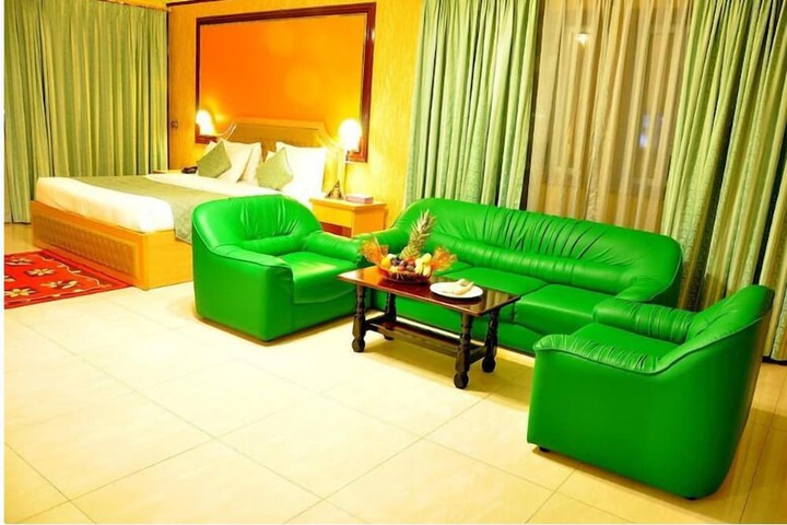 Room 2 of 7