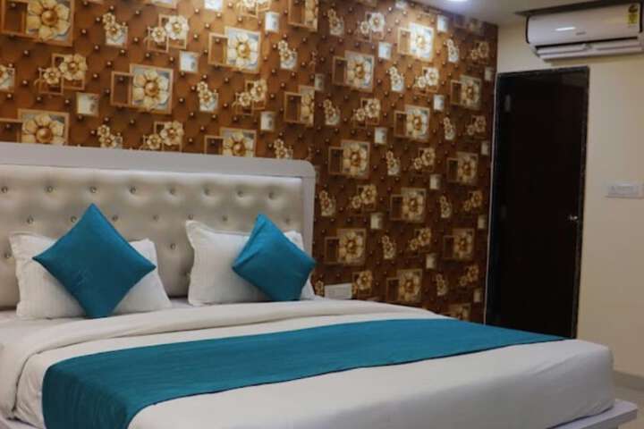Room 4 of 14
