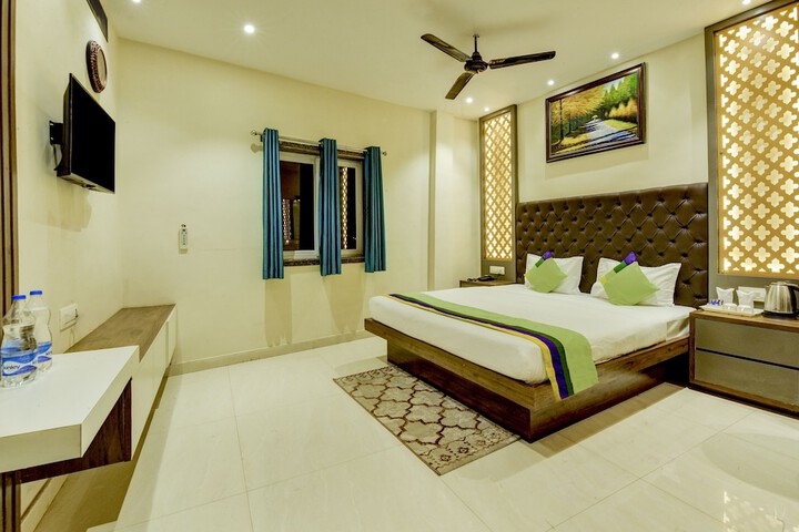 Room 21 of 53