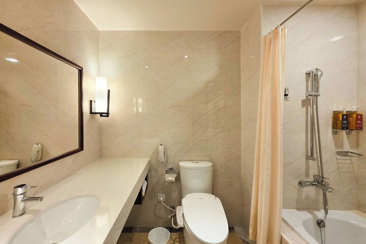 Room 93 of 120