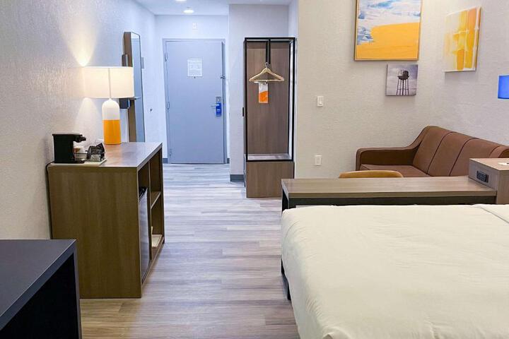 Suite 2 Queen Beds (10 of 23)