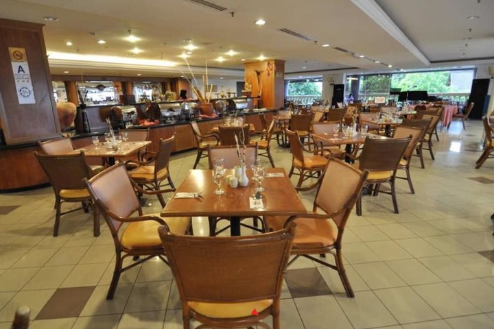 Dining Photos
