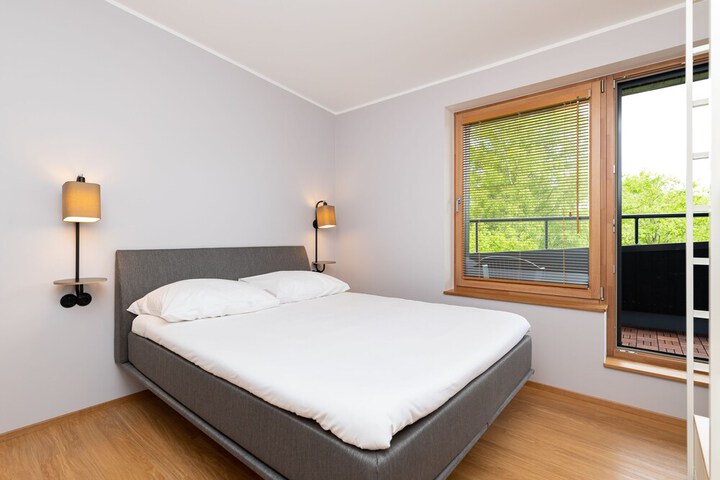 Room 9 of 60