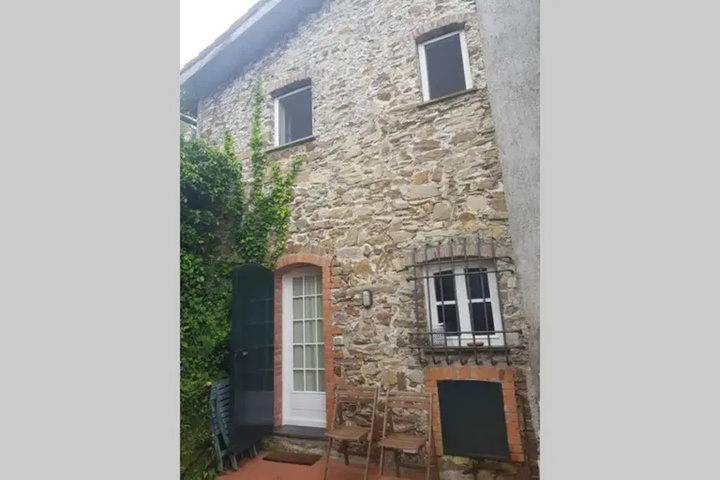 Exterior of Casale in Vigna - Le Case
