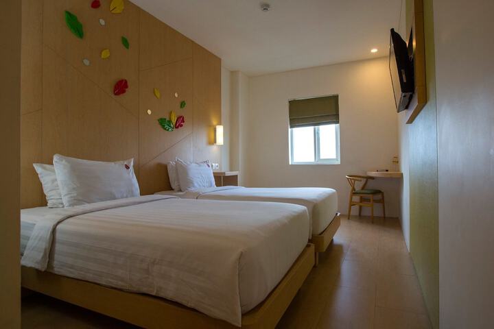 Room 6 of 32