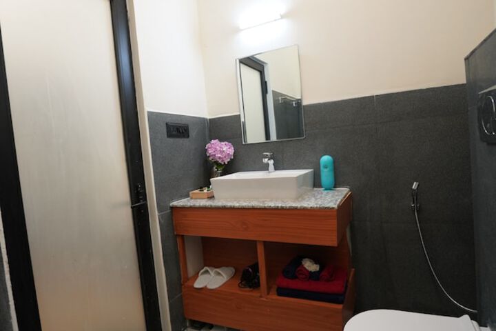 Room 30 of 46