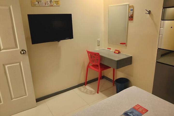 Room 13 of 27