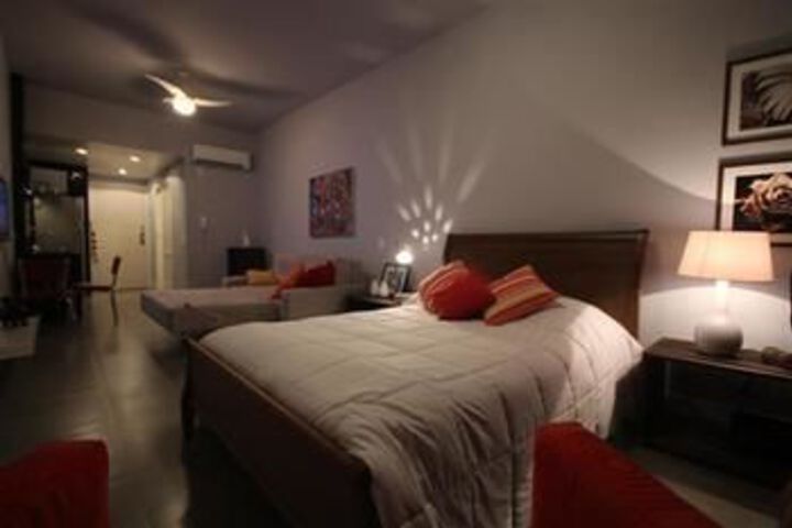 Room 9 of 15