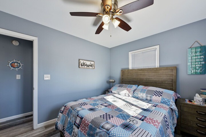 Room 6 of 37