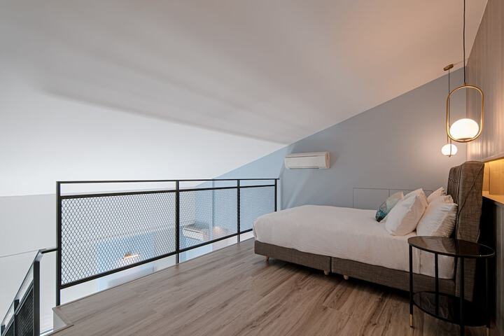 Room 26 of 37