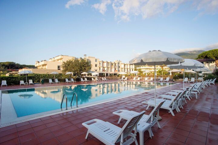 Hotel with Pool