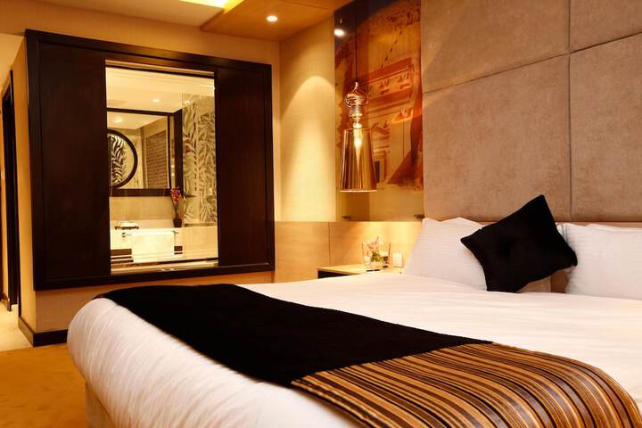 Room 18 of 47