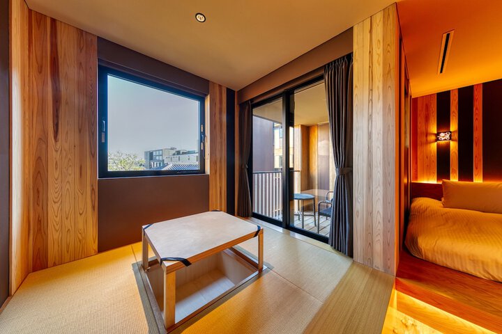 Room 2 of 40