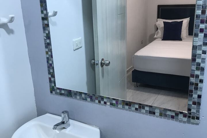 Room 34 of 41