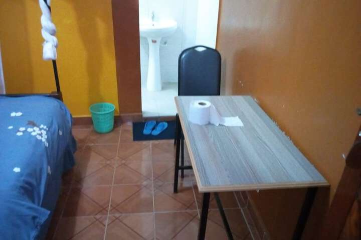 Room 6 of 14