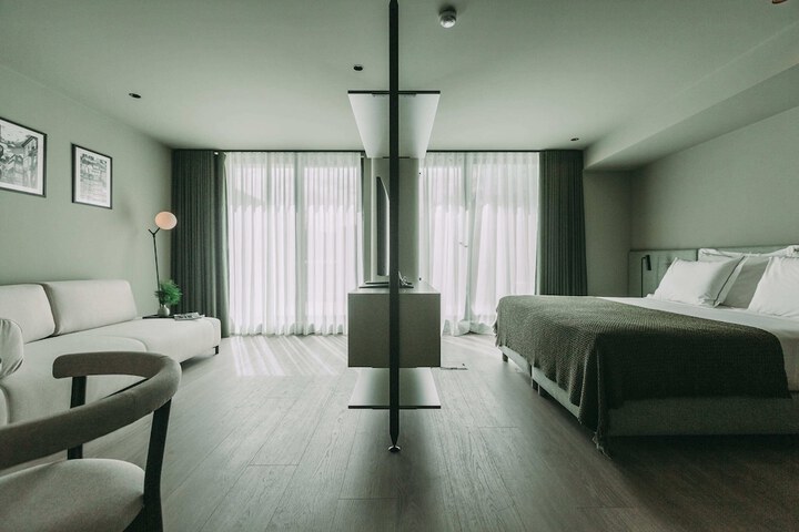 Room 21 of 145