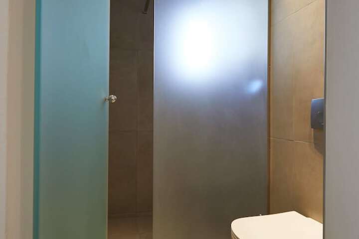 Room 5 of 188