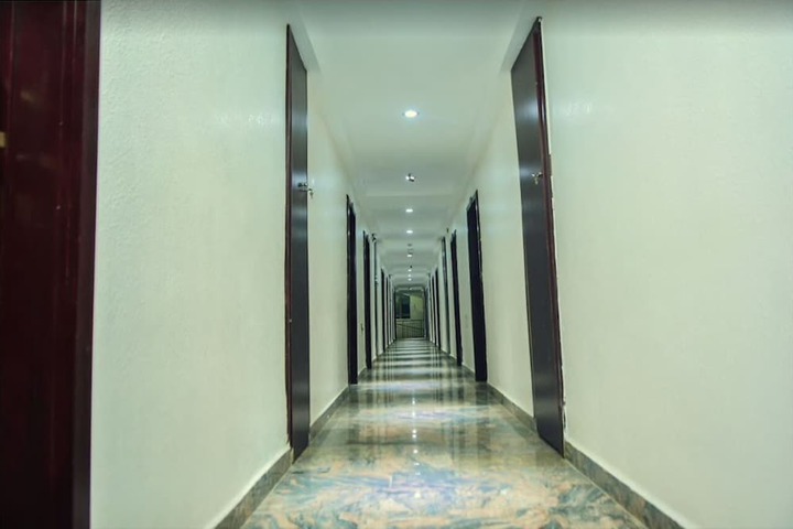Ballroom/Hall 83 of 99