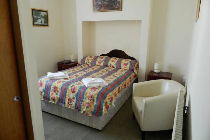 Room 27 of 66