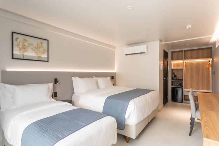 Room 6 of 30
