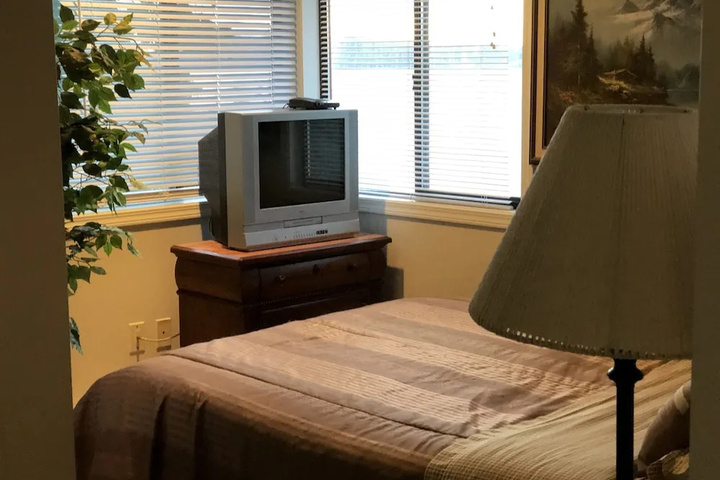 Room 6 of 35