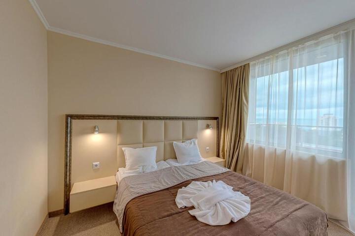 Room 44 of 99