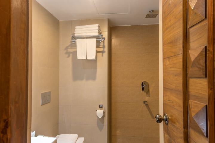 Room 64 of 107