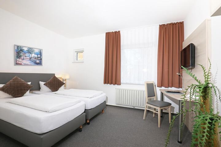 Room 6 of 21