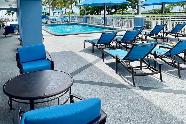Hotel with Pool