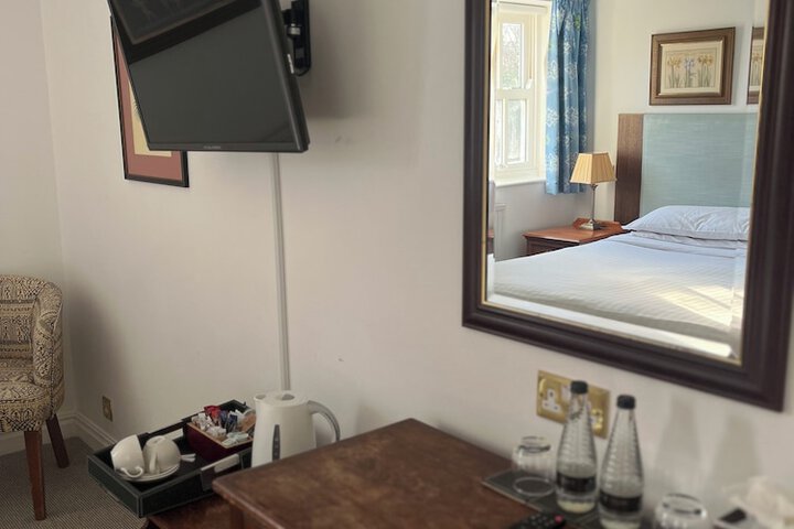 Room 18 of 77