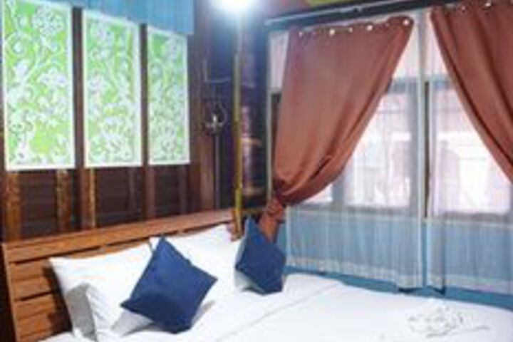 Room 10 of 23