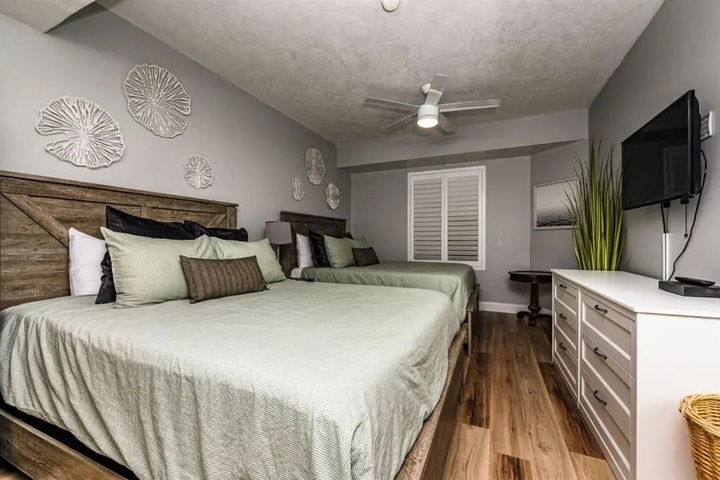 Room 5 of 20