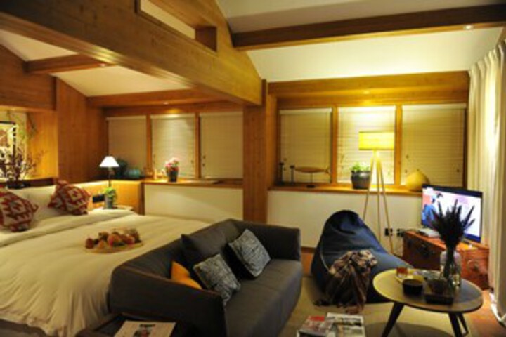 Room 64 of 111