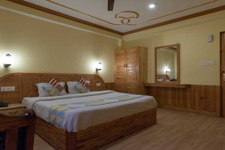 Room 2 of 9