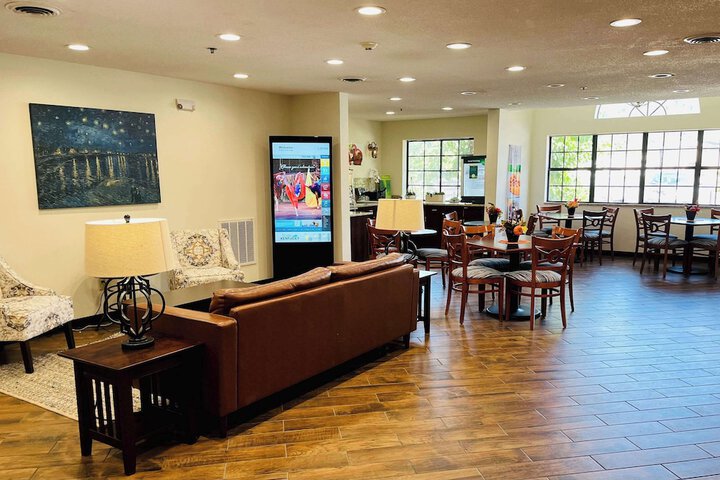 Quality Inn &  Suites Prestonsburg next to Mountain Arts Center in Prestonsburg, KY