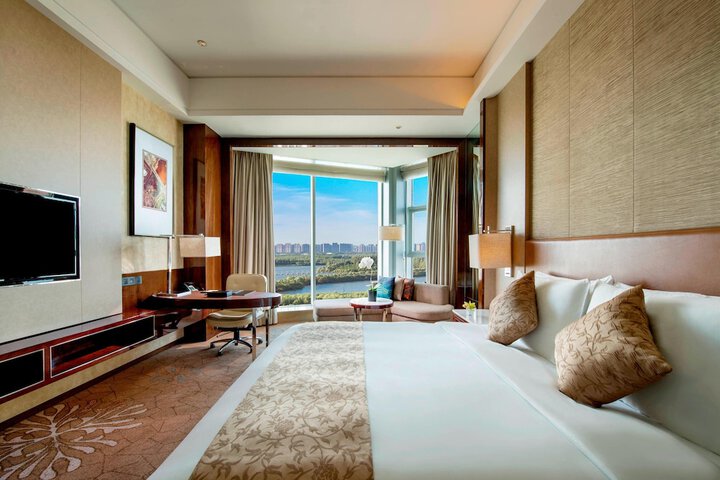 Room 7 of 25