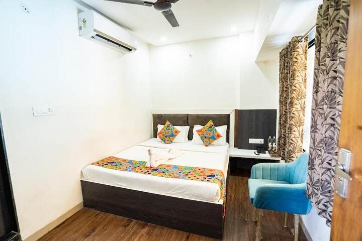 Room 8 of 18