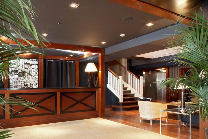 Hotel Interior 7 of 94