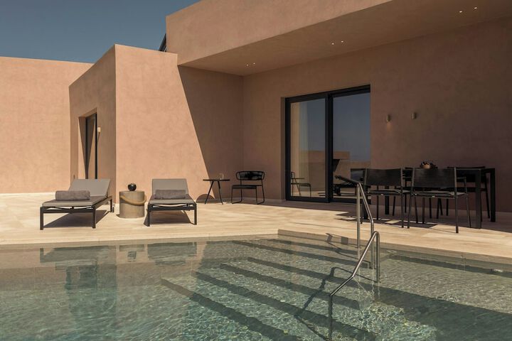 Pool 74 of 130