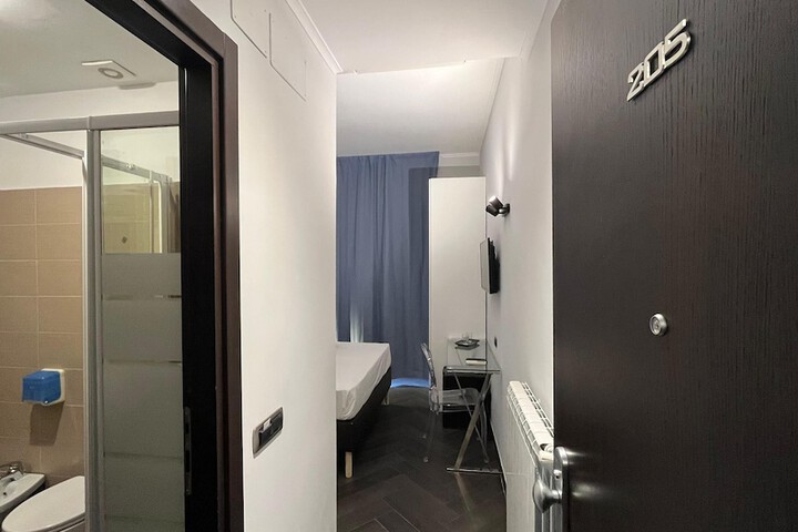 Room 15 of 23