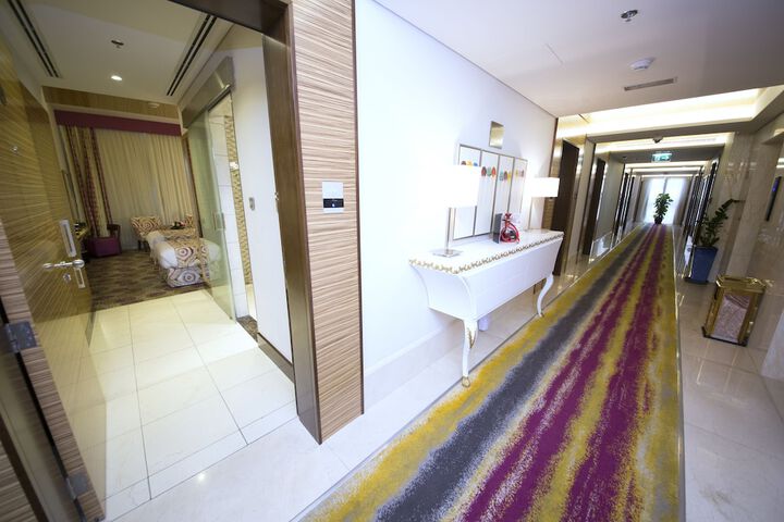 Ballroom/Hall 98 of 106