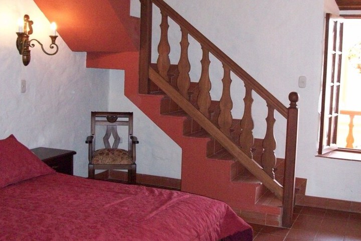 Room 33 of 82