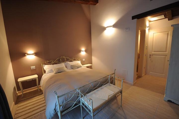 Room 7 of 31