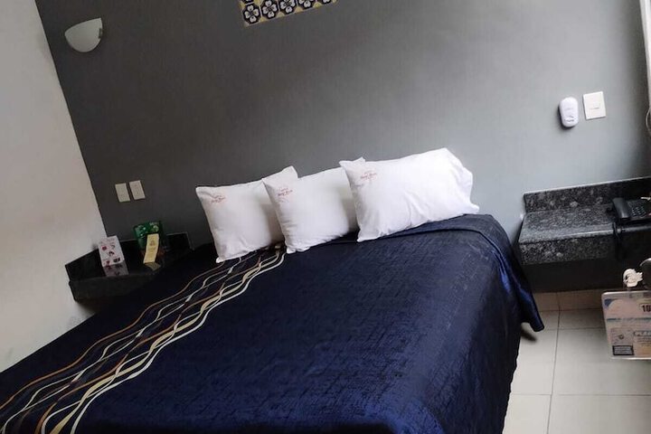 Room 15 of 19