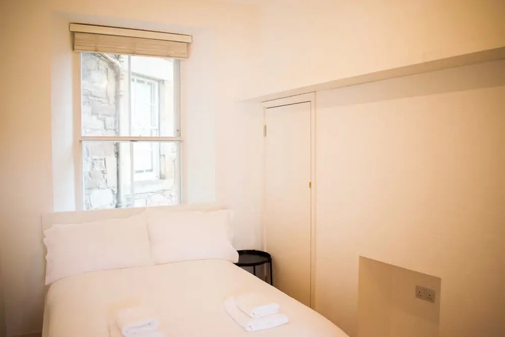Room 2 of 12